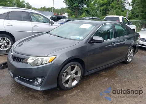 2013 Toyota Camry Se V6 z USA, uszkodzony, nr VIN 4T1BK1FK4DU023079